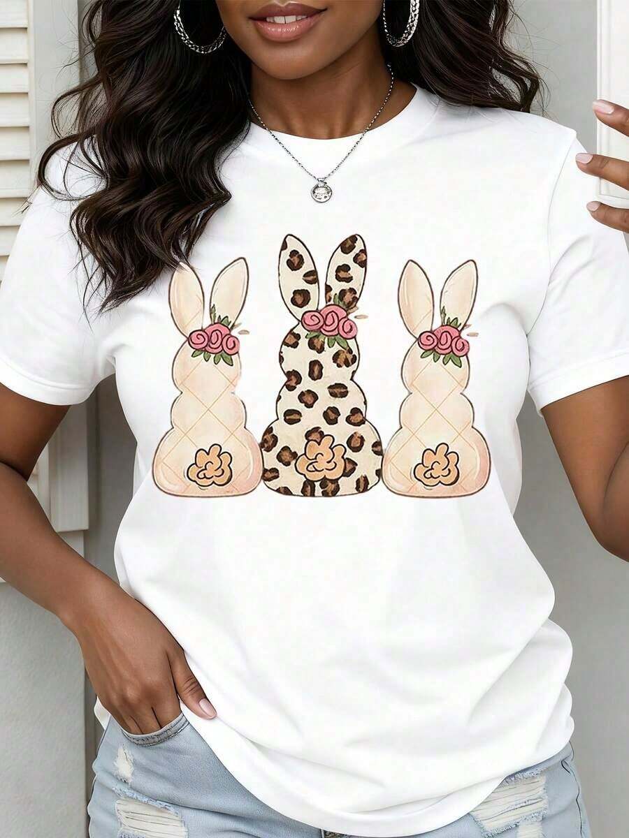 Camiseta Casual de Mujer con Diseño de Huevo de Chocolate de Conejo de Pascua, Corona Floral y Estampado de Leopardo, Top de Temporada de Primavera para Celebración de Pascua - Estilo Urbano Vintage, Unisex, de Algodón 100%, Manga Corta, Cuello Redondo, Corte Holgado. - Blanco - Ver 1