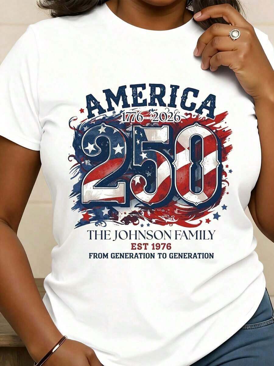América 1776 2026 250 La Familia Johnson Establecida en 1976 De Generación en Generación Diseño Impreso en Camiseta Celebración del Día de la Independencia Colores Patrióticos de la Bandera Americana Herencia Familiar Conmemoración Histórica Estilo Clásico Americano Ropa Casual Para Días Festivos Nacionales playeras de mujer - Blanco - Ver 1