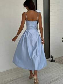 Vestido midi estilo francés de gama alta, tirantes con calados sensuales y flores tridimensionales, vestido de gala moda euroamericana - Azul - Ver 5