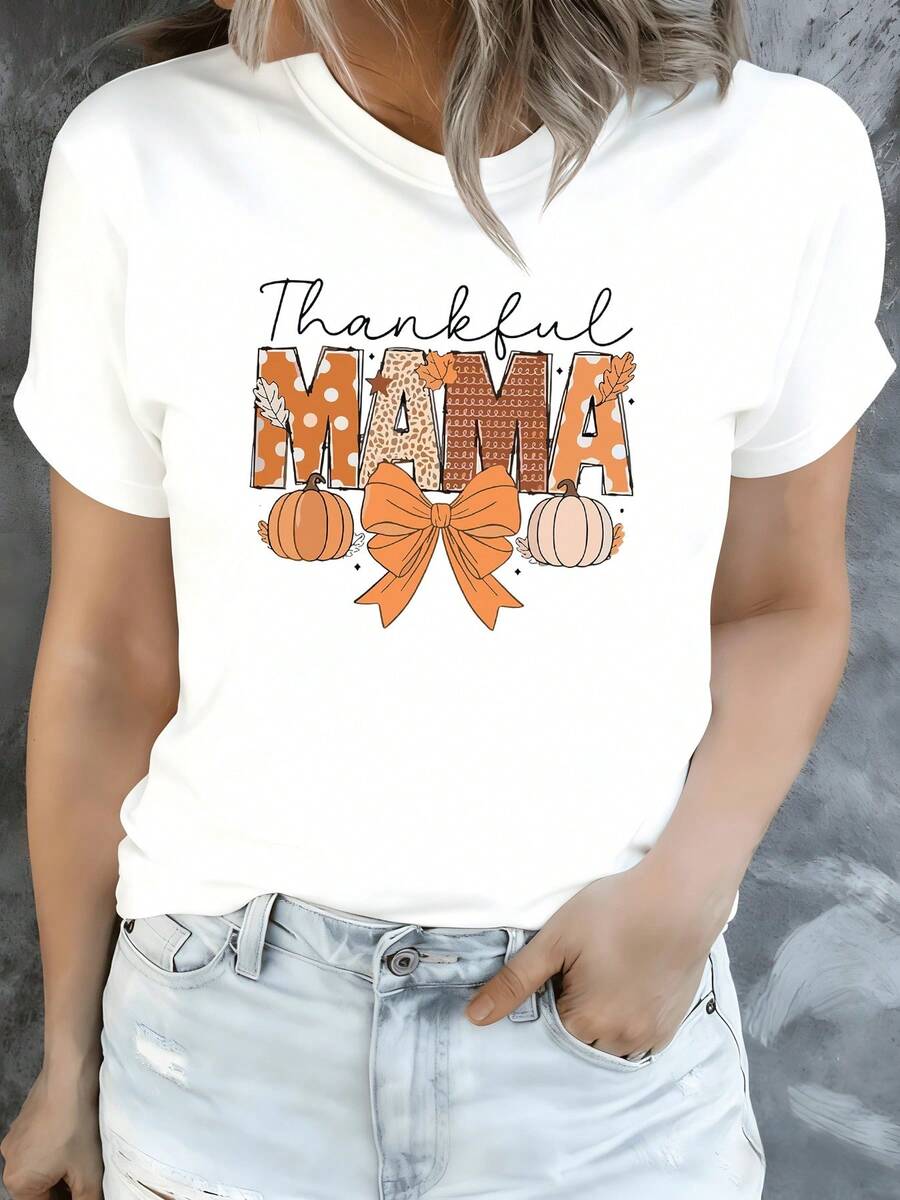 Palabras que celebran la gratitud y el amor maternal con calabazas y lazo decorativo que simbolizan unión familiar en tonos cálidos camiseta de mujer casual cómoda para diario - Blanco - Ver 1