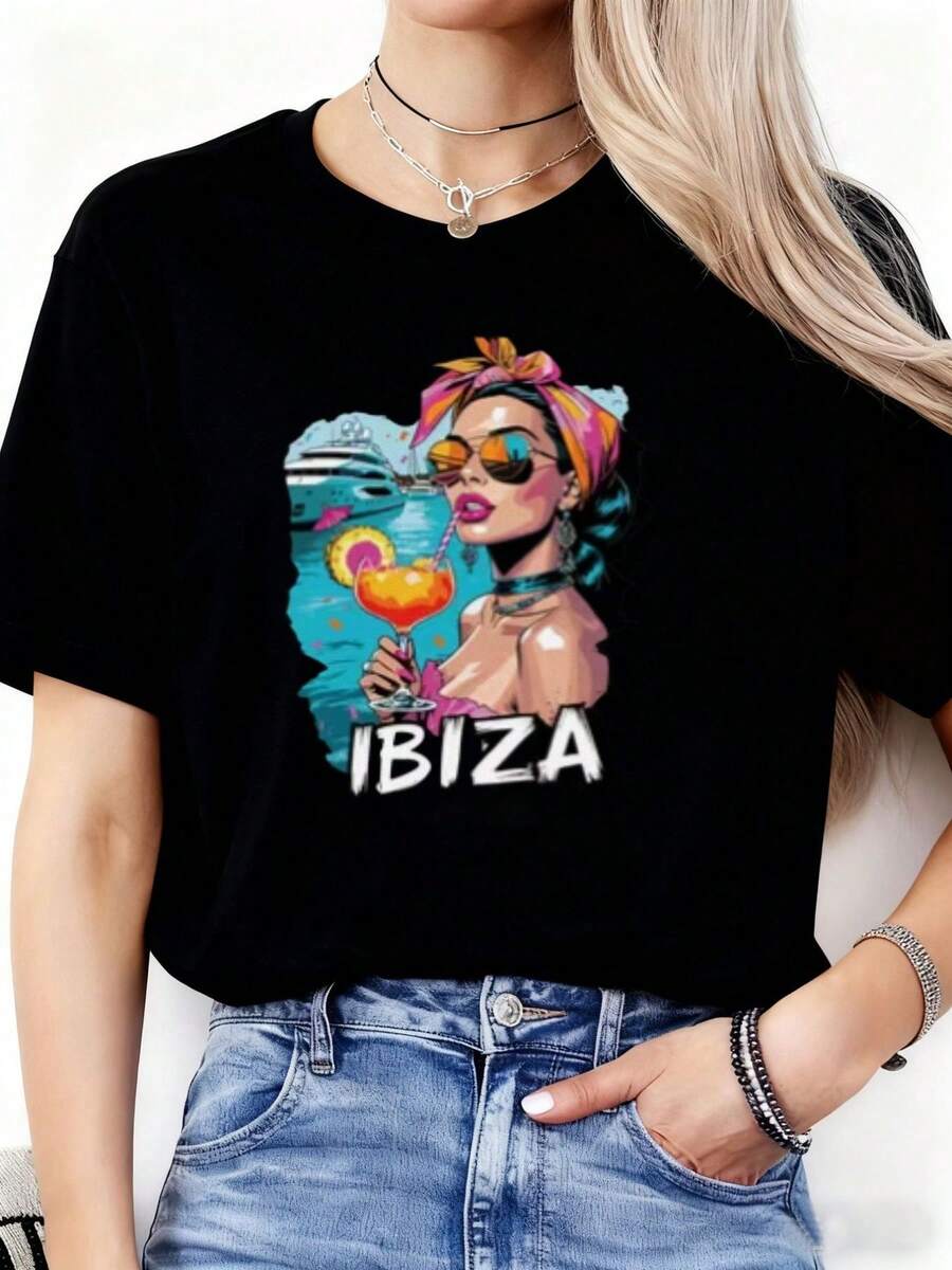 Camiseta de de verano Y2K Ibiza para mujer - Camiseta casual negra de manga corta y cuello redondo, con el llamativo estampado de la palabra IBIZA y un diseño de cola de piscina/cocktail - Perfecta para festivales deúsica y ropa de playa, atuendo de primavera/verano - Camiseta H-line lavable aáquina - Camiseta unisex de algodón holgada de manga corta y cuello redondo estilo vintage urbano. - Negro - Ver 1