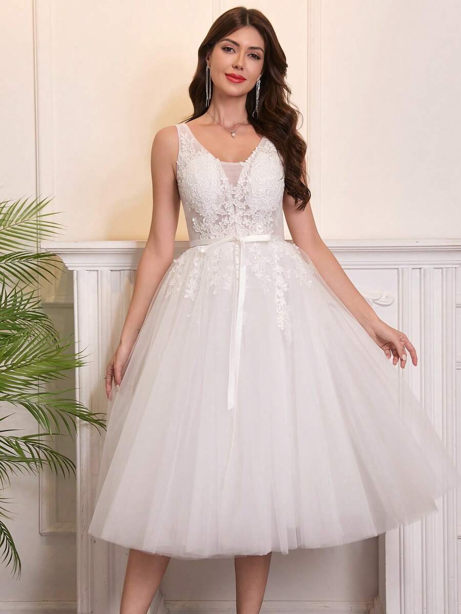 Elegant Women's Sleeveless Deep V-Neck Midi Bridal Party Dress With Applique And Waistband, Short White Tulle Wedding Gown - White - View 1