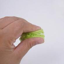 馬卡龍迷你蛋糕快速回彈壓力緩解捏捏樂玩具仿真甜點逼真食物小麵包 - 彩色 - 查看 4