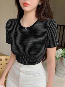 Camiseta casual de mujer de manga corta con cuello redondo, estampado de rayas, para salir - Negro 2 - Ver 1
