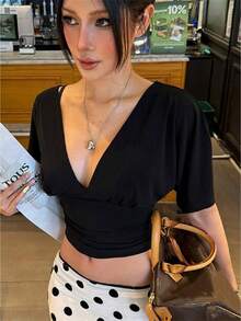Women's Summer Half Sleeve Tops Fashionable Solid Color Deep V Neck Slim Fit T Shirts - Negro - Ver 1