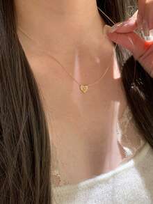 1pc Gold Radiant Textured CZ Encrusted Heart Pendant Necklace, Delicate Minimalist Vintage Aesthetic Necklace For Women, Suitable For Daily Wear, Vacation, Back To School, Date, Valentine's Day, Birthday - Gold - View 3