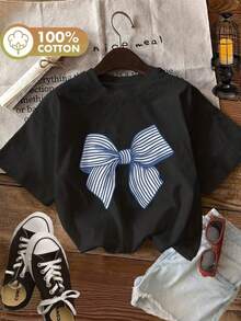 Camiseta Y2K de algodón 100% con diseño exclusivo de lazo a rayas en colores azul y blanco.Perfecta para un estilo moderno y fresco, ideal para combinar con jeans cortos.¡No te pierdas esta pieza única que está arrasando en México! DXRQ - Negro - Ver 7