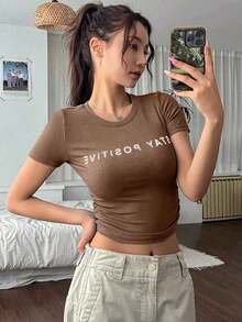 Camiseta de mujer de manga corta y cuello redondo, informal, con estampado de letras para el verano, camisetas gráficas - Marrón - Ver 4