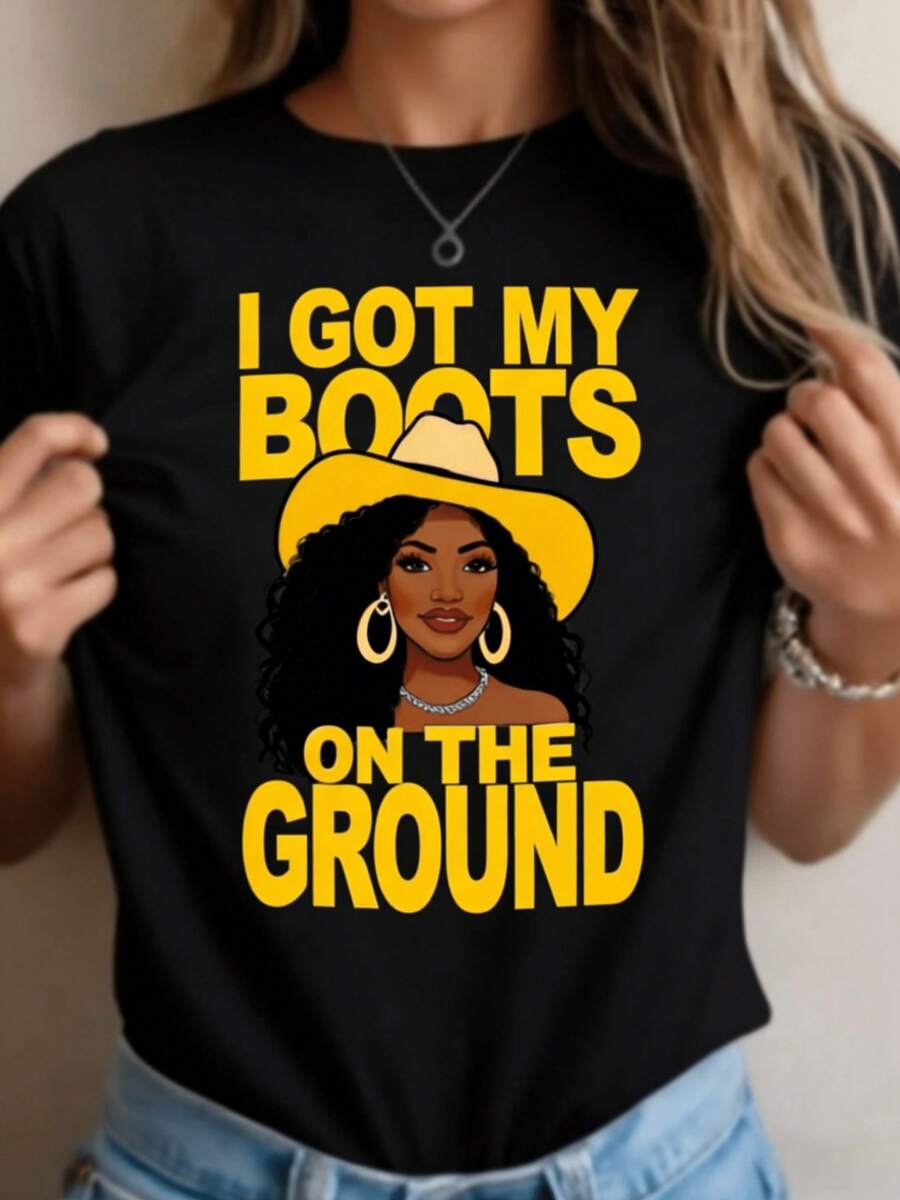 Camiseta Casual de Mujer Blanca de Corte Relajado con Gráfico de Botas "I Got My Boots On The Ground" - Manga Corta, Cuello Redondo, Blusa Básica para Uso Diario, Lavable a Máquina - Negro - Ver 1
