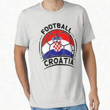 Camiseta Esencial para Fanáticos del Fútbol: Equipo de Fútbol de Croacia con Bandera de Croacia Dentro de un Balón de Fútbol - Negro - Ver 1