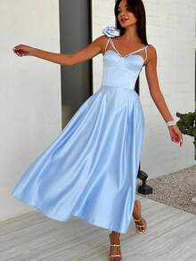 Vestido midi estilo francés de gama alta, tirantes con calados sensuales y flores tridimensionales, vestido de gala moda euroamericana - Azul - Ver 4