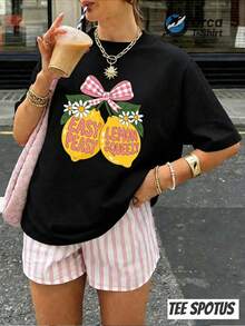 Una camiseta de manga corta para mujer, moderna, a la moda, retro, casual y holgada, adecuada para actividades al aire libre en primavera y verano.Camiseta de manga corta con cuello redondo y el eslogan "EASY LEMON PEASY", nuevo modelo primavera-verano 2026, blanca, informal, con estampado divertido, ideal para vacaciones.blusas para mujer,blusas casuales para dama,tops,, mujer premium,y2k,playeras de mujer curvy,ofertas y liquidaciones ropa mujer,playeras deportivas para mujer,,playeras de hombre, mujer,blusas>elegante 4DFC - Negro - Ver 8