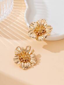 1 Pair Luxury Niche Design Metal Textured Floral Stud Earrings, Golden Eggflower Earrings For Women, Summer - Yellow Gold - View 4