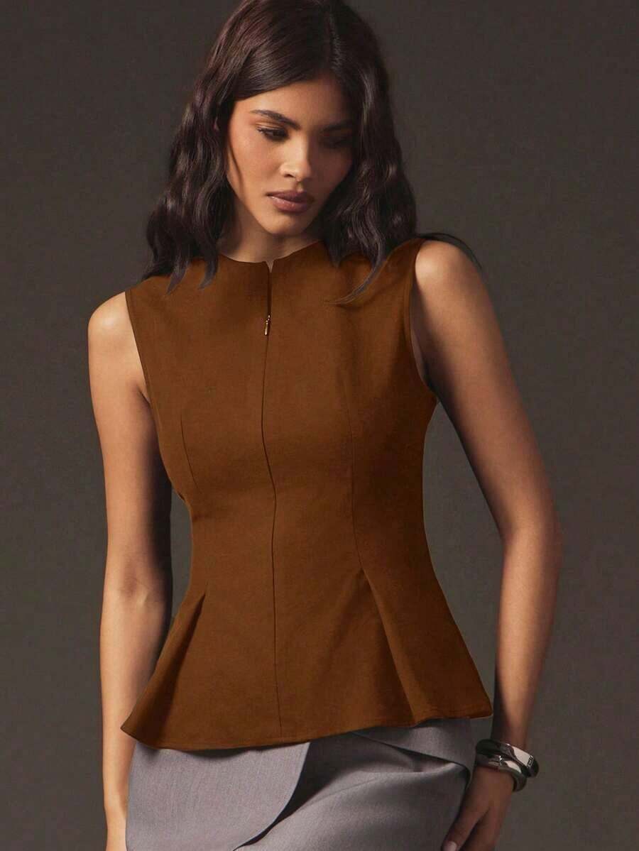 Blusa estructurada sin mangas con cremallera frontal y volante, para uso casual en la oficina - Marrón - Ver 1