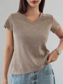 -Less Camiseta casual de manga corta con cuello en V de unicolor, estilo "Old Money", ropa de trabajo de verano para mujer de negocios casuales - Caqui - Ver 6