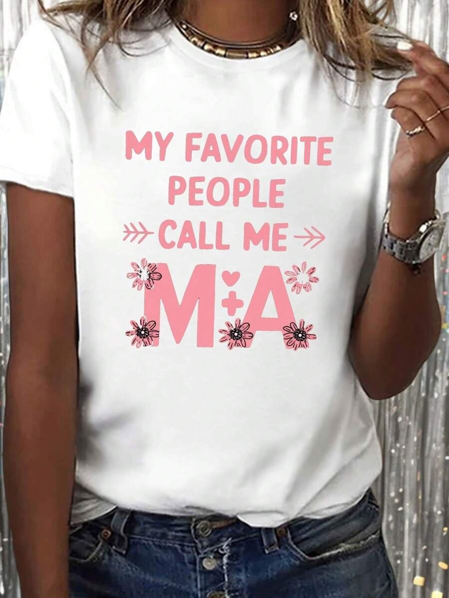 Camiseta Gráfica Mis Personas Favoritas Me Llaman MA para Mujer - Manga Corta, Cuello Redondo, Estampado de Flechas y Flores Geométricas, Elástico Medio, Lavable aáquina, Cómoda para Todas las Estaciones, Diseño Divertido, Tee Transpirable, Camisetas Relajadas, Buscadoras de Comodidad - Blanco - Ver 1