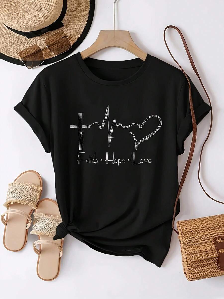 Camiseta Y2K unisex con diseño de fe esperanza y amor en gráfico elegante, ideal para destacar tu estilo único y espiritual. Perfecta para cualquier ocasión, combina comodidad y moda en un solo look. ¡Hazla tuya hoy mismo! - Negro - Ver 1