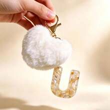 1 pieza Llavero con corazón de letra de resina beige y borla para mujer, accesorio creativo de estilo lindo como regalo para amigos - blanquecino - Ver 4