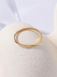 1 chiếc nhẫn thép không gỉ mạ vàng 14K tối giản, thiết kế mỏng với họa tiết kim cương cắt giác, phù hợp cho phụ nữ và bé gái đeo hàng ngày hoặc đeo cùng các nhẫn khác. - S - Xem 4