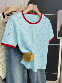 Blusa de punto holgada de cuello redondo y manga corta con diseño de corazón hueco y ribete de contraste en beige para mujer, suéter de manga corta para primavera/verano, últimas blusas de mujer, nuevas llegadas de blusas de punto para mujer - Celeste - Ver 3