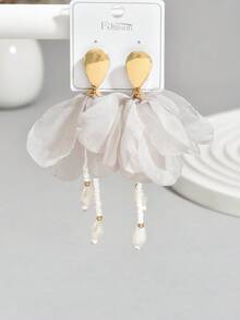 1 par de pendientes largos con flor de tela elegante, adecuados para uso diario (color de la cuenta al azar) - Blanco roto - E1337 - Ver 3