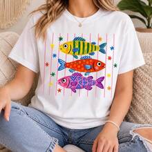 Camiseta con Diseño de Trío de Peces Tropicales Maximalistas – Estilo de Arte Popular Colorido - Negro - Ver 6