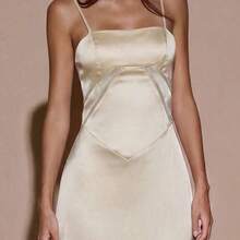 guang zhou mi qian shang mao Vestido elegante de satén con tirantes finos, diseño de costuras para dar forma, con lazo en la espalda, adecuado para bodas, citas nocturnas, vacaciones, fiestas de verano - Amarillo - Ver 5