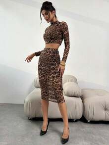 2 piezas Conjunto de mujer de verano y otoño sexy y elegante con parte superior corta de manga larga con estampado de leopardo en malla y falda fruncida de cintura alta - Marrón - Ver 3