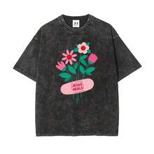 Camiseta Oversize Lavada con Estampado de Jesús Curando y Flores, Estilo Coquette, Casual, Regalo Cristiano - Negro - Ver 1