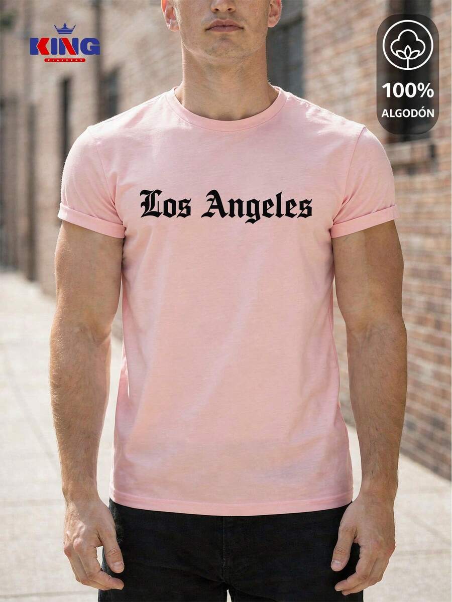 King T-shirt Playera 100% algodón de excelente calidad, esta playera garantiza una suavidad excepcional al tacto, cuello redondo con estampado "Los Angeles Gothic Typography" y manga corta - Rosa - Ver 1