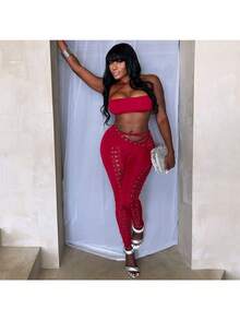 Conjunto casual de dos piezas color burdeos para mujer, con top corto y pantalón con detalle de cordones, perfecto para festivales o celebraciones de Año Nuevo. - Burdeos - Ver 4