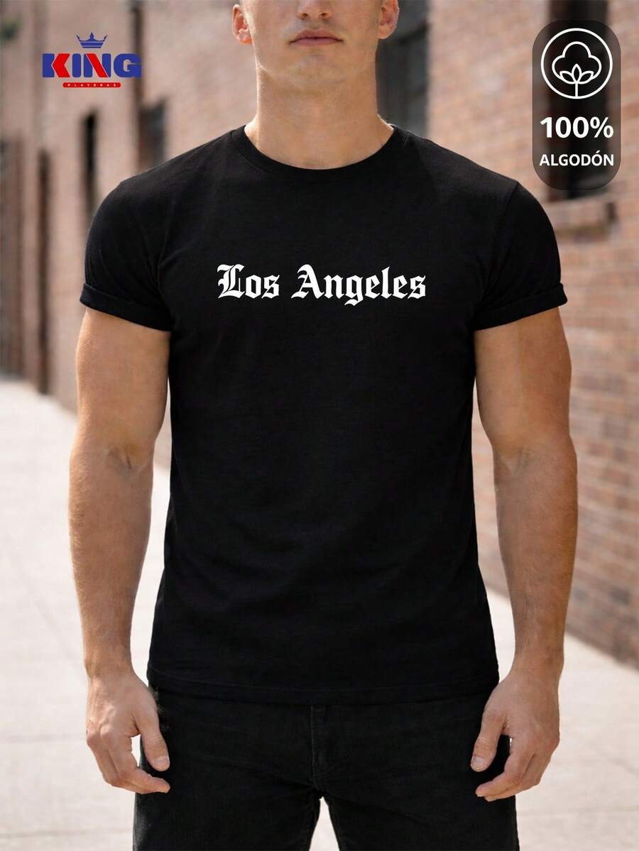 King T-shirt Playera 100% algodón de excelente calidad, esta playera garantiza una suavidad excepcional al tacto, cuello redondo con estampado "Los Angeles Gothic Typography" y manga corta - Negro - Ver 1