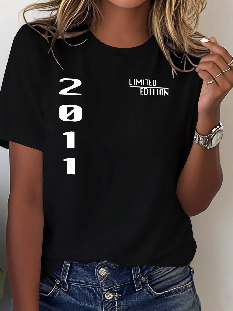 Camiseta Digital Bold de edición limitada para mujer, diseño vintage 2011 - Diseño clásico de números en rojo y blanco, estilo casual de pura comodidad, top de cuello redondo para todas las estaciones, blusa casual para mujer lavable a máquina. - Negro - Ver 1