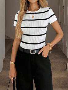 Camiseta de manga corta de corte slim con cuello redondo para mujer, de estilo casual, minimalista, retro y elegante, con estampado de lunares en blanco y negro, adecuada para la playa, vacaciones y uso veraniego - Blanco y Negro 2 - Ver 3