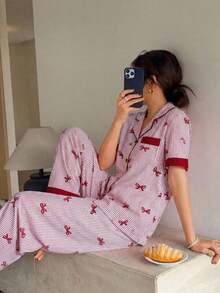 Napfluff Conjunto de pijama con top de manga corta con botón rojo y pantalones con estampado a rayas y lazo de color contrastante; Conjunto de pijama a rayas rosas con lazo estampado, adecuado para uso en casa - Rojo - Ver 12