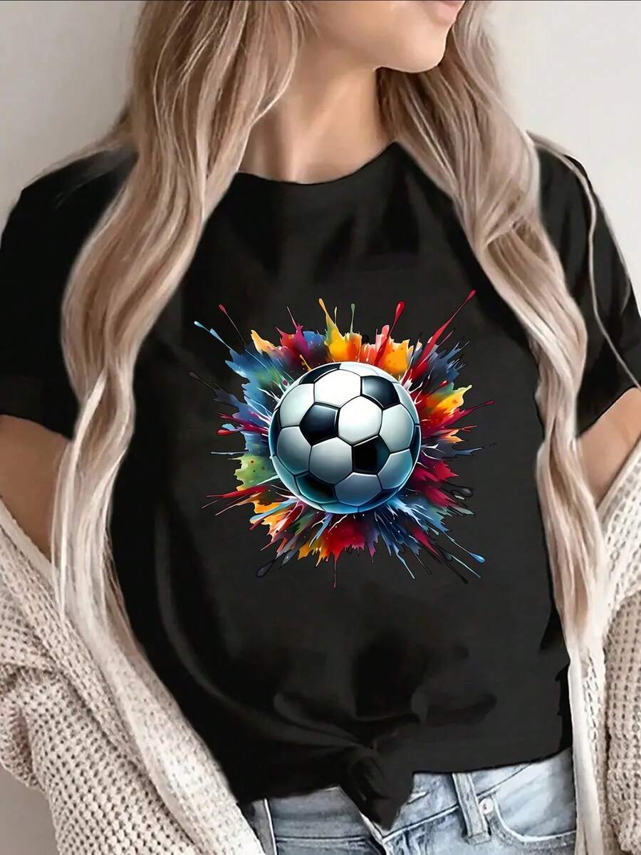 Camiseta de manga corta ligera y duradera con un diseño vibrante de balón de fútbol, ideal para salidas informales y perfecta para los entusiastas del deporte, ya sea en casa o al aire libre