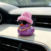 1個紫色亮片橡膠鴨汽車儀表板裝飾品，附帽子、項鍊和眼鏡 - 可愛汽車內飾裝飾，適用於汽車、摩托車和自行車，聖誕節、母親節和派對的理想禮物 - 擺飾 - 查看 5