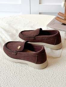 Mocassins de Dirigir Novos para Bebê Primavera/Outono, Sapatos de Couro com Sola Macia Antiderrapante Slip-On para Meninos e Meninas, Mocassins de Dirigir Retrô Marrom Escuro para Crianças, Design Slip-On para Fácil Colocar/Tirar, Sola Macia Antiderrapante com Absorção de Choque, Amigável à Pele Sem Atrito, Versátil e Resistente a Sujeira para Escola e Uso Diário - Castanho - Visão 5