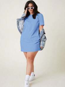Vestido De Manga Corta De Talla Grande Con Cuello Redondo Y Diseño De Camiseta En Color Sólido - Azul - Ver 4