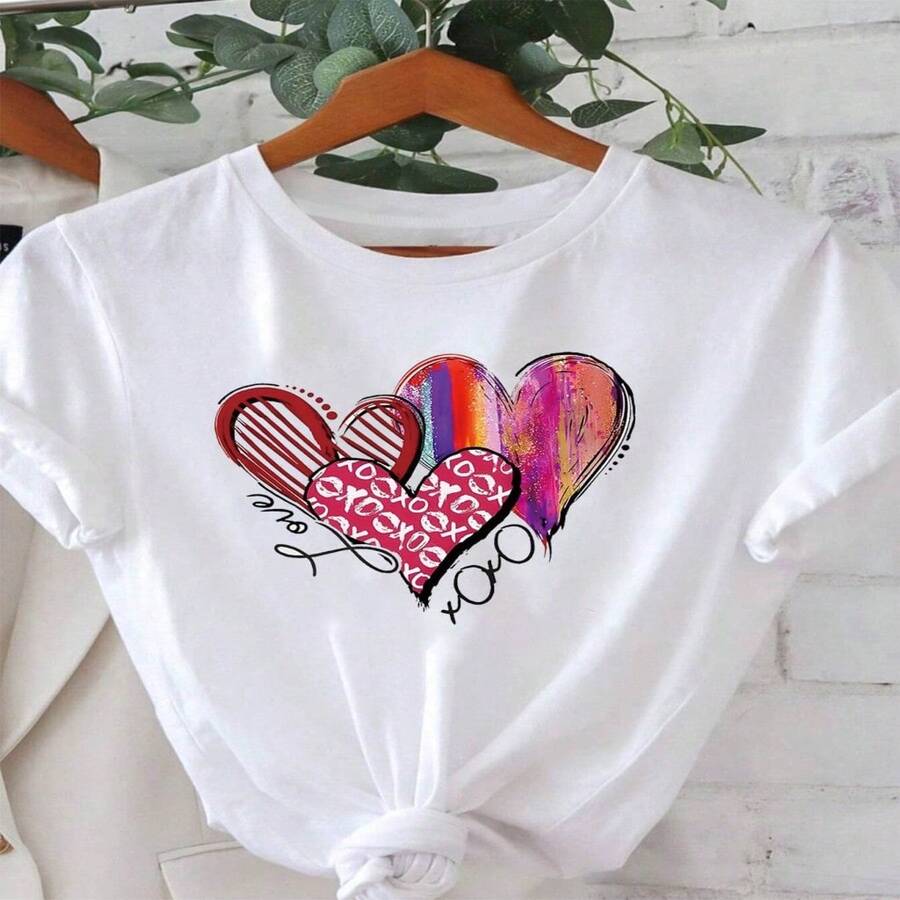 Camiseta de talla grande para mujer con estampado gráfico de amor, manga corta y cuello redondo, top casual para verano y primavera, ropa de mujer S-XXXL - Blanco - Ver 1