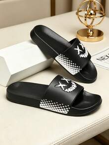 Talla 23 Sandalias de verano talla grande 36-48 para hombres, zapatos casuales cómodos para exteriores, pantuflas livianas antideslizantes para el hogar, sandalias transpirables resistentes al desgaste para hombres para uso diario y exterior (patrón irregular). La suela de estas pantuflas está hecha de material EVA, que no se puede exponer a la luz solar durante mucho tiempo, de lo contrario los zapatos se encogerán. - Negro - Ver 5
