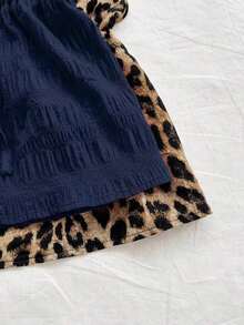 2 piezas Camiseta sin espalda con cuello en V y tirantes con estampado de leopardo, de tela texturizada, sexy y casual para vacaciones, citas, té de la tarde, vacaciones, festivales de música, estilo bohemio - Azul marino - Ver 6