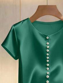Blusa elegante de mujer con cuello redondo, decoración de perlas y mangas largas, de tela de satén, adecuada para ir a trabajar y para uso diario elegante - Verde Oliva - Ver 4