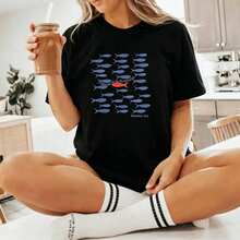 Cotton T-Shirt With Fish Design "Called To Be Different" – Motivational T-Shirt, Cute Graphic Tee For Women, Positive Gift Idea, Christian Summer Style – Unisex Clothing For Everyday Campus Wear - 黑色 - 查看 7