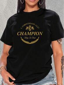 The Biblical Message Of 1 Corinthians 15:57, "Thanks Be To God, Who Gives Us The Victory Through Our Lord Jesus Christ," Is Celebrated On This Garment. The Word "CHAMPION" Represents The Spiritual Victory Obtained Through Faith. The Laurel And Star Design Is An Ancient Symbol Of Triumph, Glory, And Reward, Representing The Crowning Of Those Who Persevere. The Horses Are A Symbol Of Strength, Power, And Dominion, Reflecting The Ability To Overcome Obstacles With Divine Help. This Women's T-Shirt Holds Deep Meaning For Believers Who Wish To Express Their Faith And Their Identity As Victorious In Christ. It Is Comfortable And Durable For Everyday Wear. - 黑色 - 查看 6