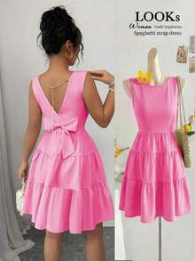Vestido midi elegante para mujer de unicolor con cintura ajustada, sin mangas, con decoración de cadena y lazo - Rosa - Ver 8