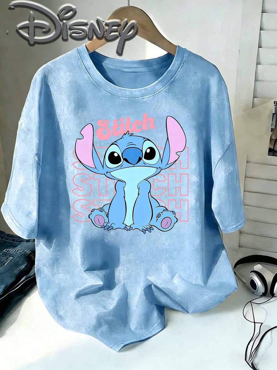 Authorized By Disney, Shi Diqi Stitch Print Design Sense, Large Romantic Healing T-Shirt, Old 100% Cotton T-Shirt, Street Style, Retro Lovers In Spring And Summer Of 2026, Lovers' Dating Anniversary Disney Travel Girlfriends Gentle Atmosphere Top, Unisex, Excellent Gift, Washed Old T-Shirt. - Màu xanh nhạt - Xem 1