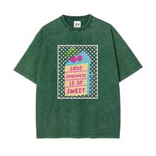 La bondad de Dios es tan dulce - Camiseta Coqueta Cristiana con Efecto Lavado Ácido |   Camiseta Adorable con Diseño de Pastel, Estilo Retro "La bondad de Dios es tan dulce" |   Top Oversized Coquette Christian - Verde - Ver 1