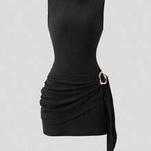 guang zhou mi qian shang mao   Nuevo vestido elegante y sexy de primavera/verano para citas, de cuello alto, con hebilla metálica, fruncido y sin mangas, de silueta ajustada para mujeres - Verde Oscuro - Ver 10