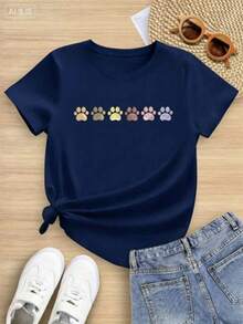This Casual T-Shirt Features A Simple Print, A Round Neck, And Short Sleeves. The Classic, Basic Design Is Universally Flattering, And The Loose, Relaxed Fit Feels Comfortable And Breathable. The Fine, Soft Texture Is Soft Against The Skin And Breathable, So It Won't Pill Or Lose Its Shape Over Time. The Subtle, Elegant Print Design Is A Must-Have For Summer. This Versatile Piece Pairs Perfectly With All Kinds Of Bottoms-You Can't Go Wrong. - 藏蓝色 - 查看 7